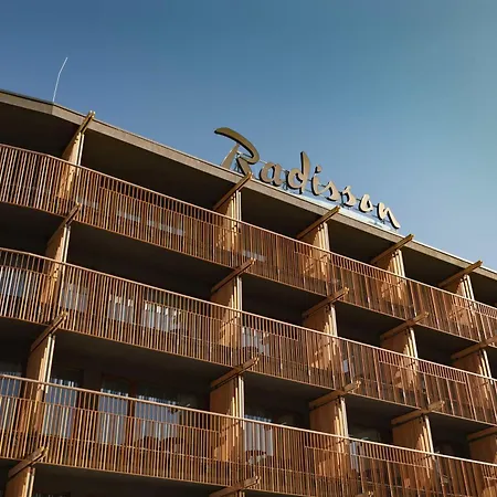 ホテル Radisson 4*