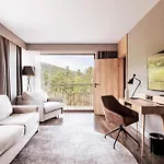 Radisson Otel 4*