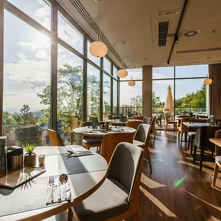 מלון Radisson 4*