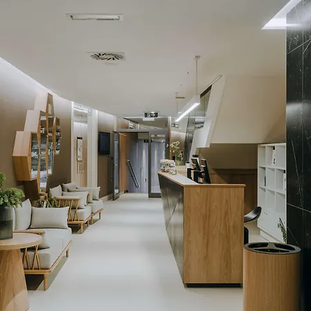 Radisson מלון 4*